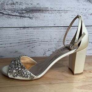 Badgley Mischka VEGA II Wedding Prom Dress Sandals Satin Creame  Shoe Womens 9,5